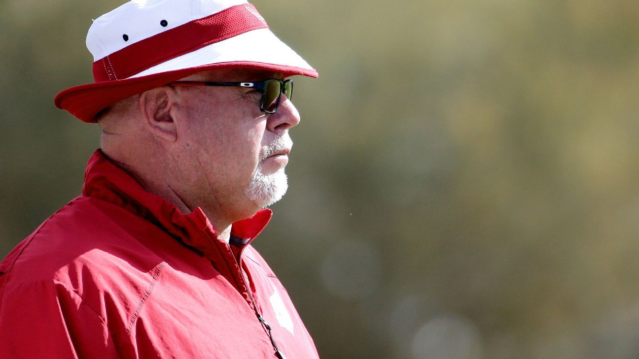 Bruce Arians gives play-calling lesson while doing 'completely nothing'