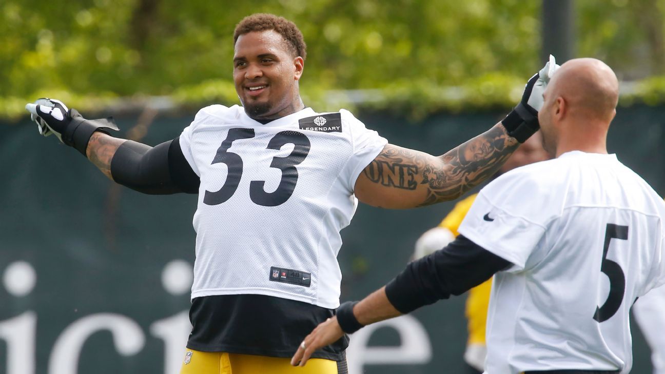 Steelers C Pouncey plans to play despite thumb