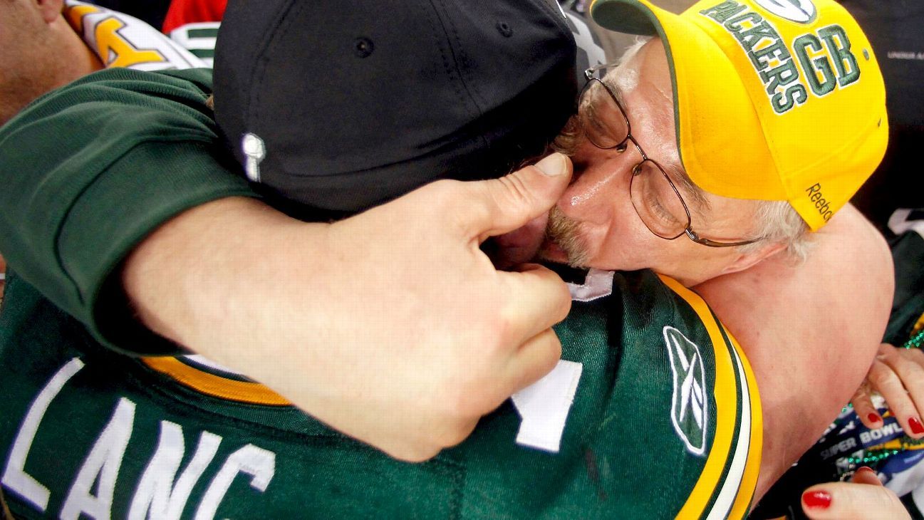 'I wouldn't be where I am today without him': T.J. Lang, Jeff Janis recall their late fathers