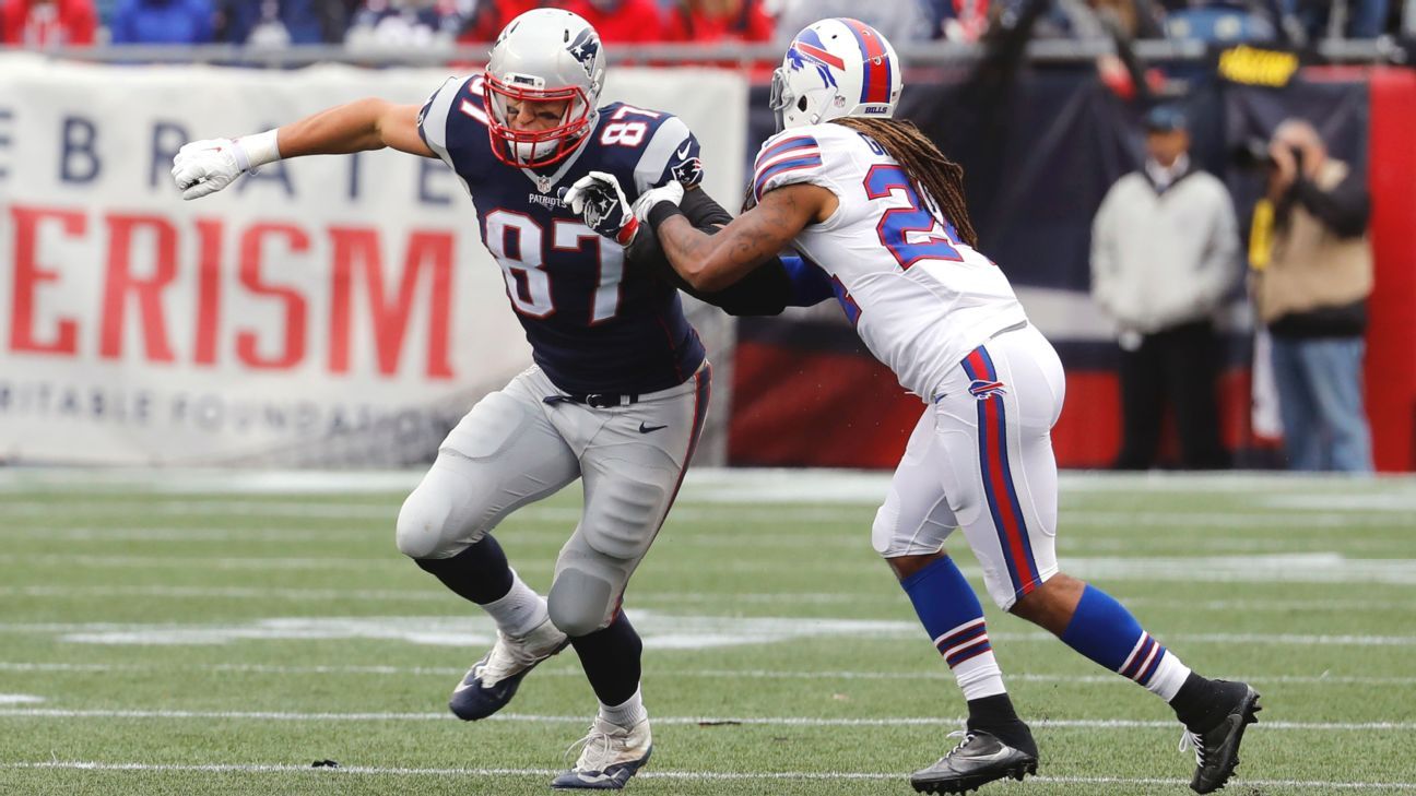 Gronk jokes about disgruntled fantasy players