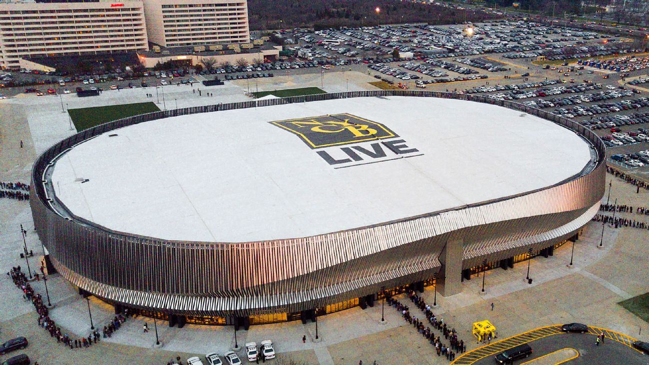 Nassau Coliseum to host first card since 1986