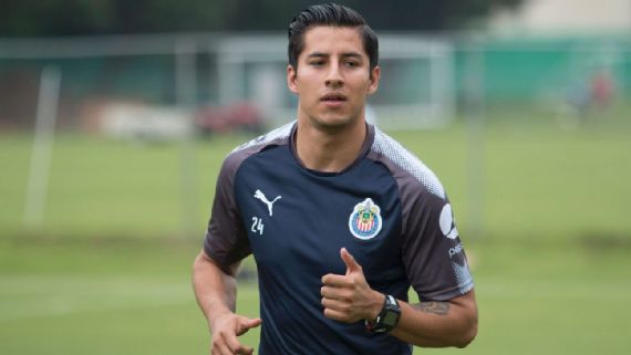 Carlos Cisneros listo para reaparecer con Chivas