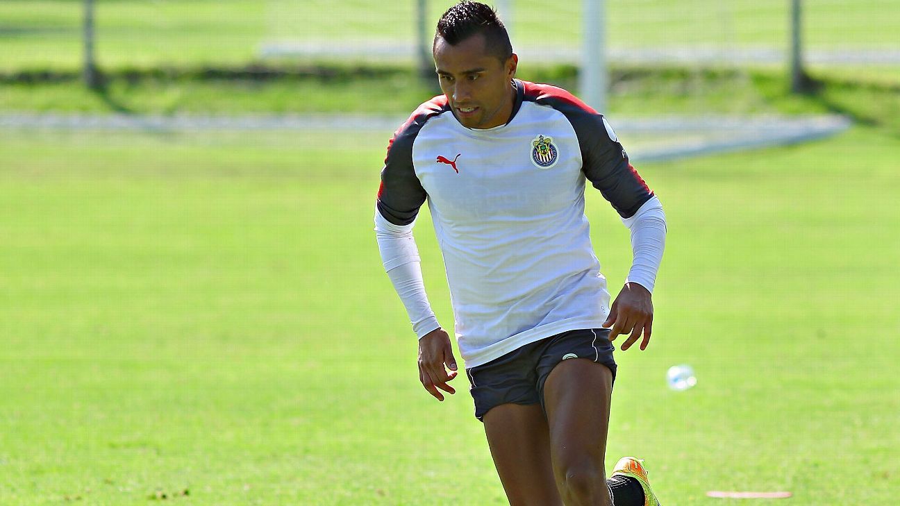 Aris' Hernández asegura que Chivas demostrará madurez en 2018