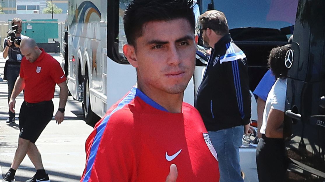 Jonathan González hizo bien en elegir México, señala Joe Corona