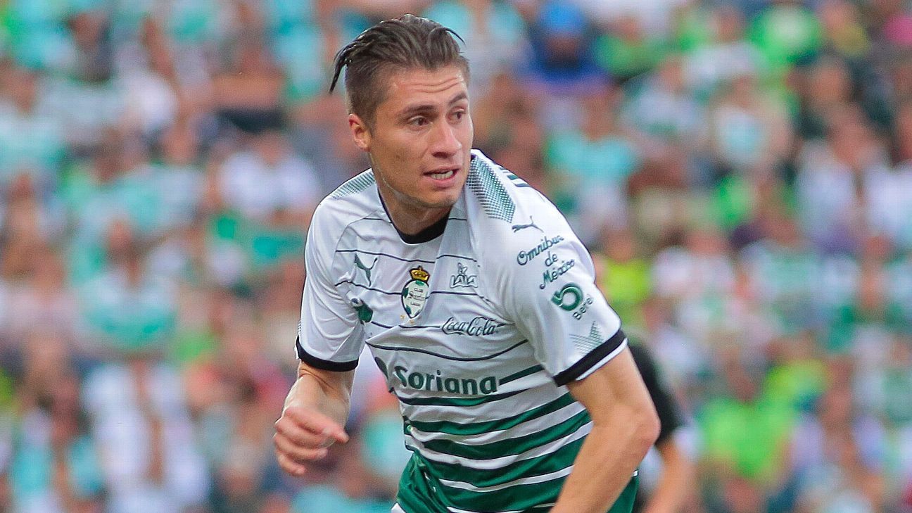 U.S. Santos Laguna's Jorge Villafana robbed of $20000 at gunpoint
