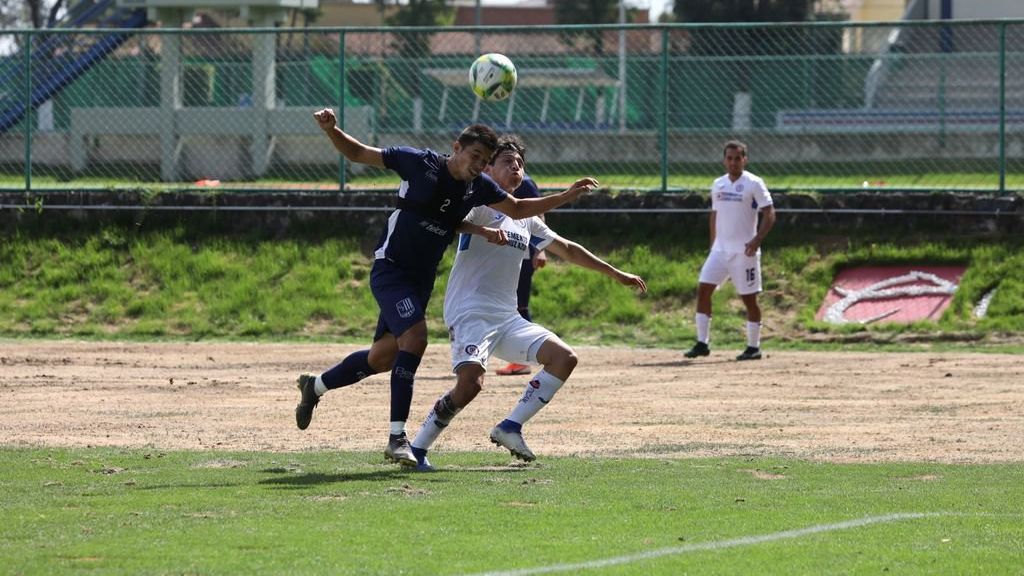 Zacatepec defeats Cruz Azul with a big score in a friendly match; 'Chaquito' saves himself with a hat-trick.
