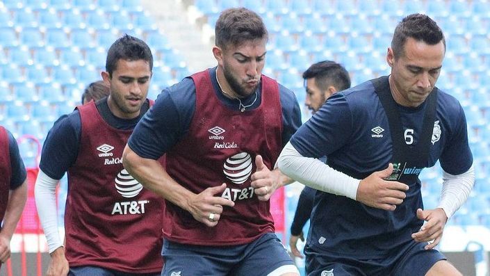 Lucas Cavallini no viajó a Pachuca con Puebla y levanta muchas dudas