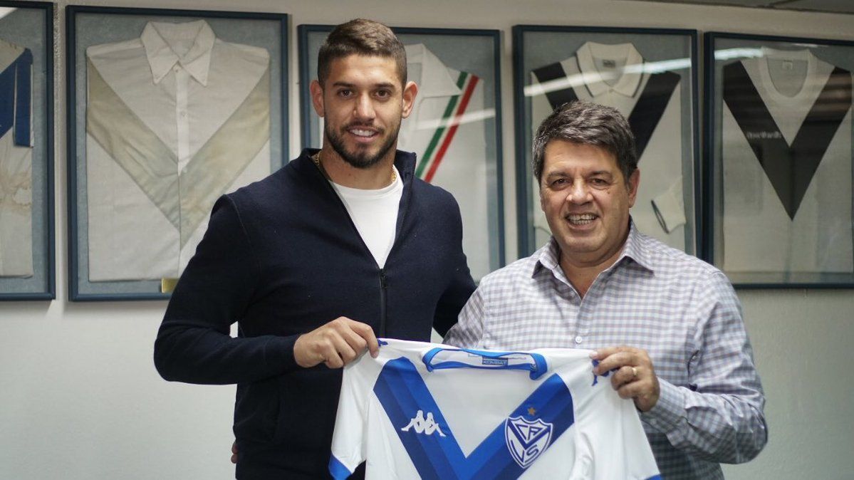 Vélez Sarsfield incorporó al uruguayo Matías De los Santos