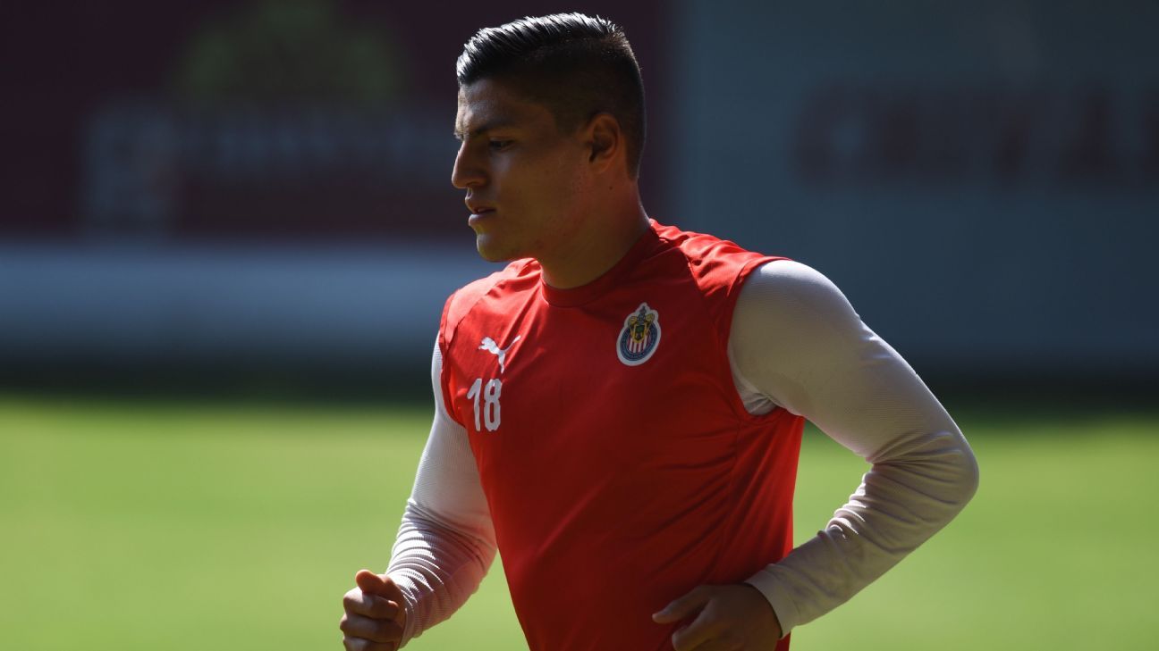 Chivas manda a Ronaldo Cisneros a Mineros de Zacatecas