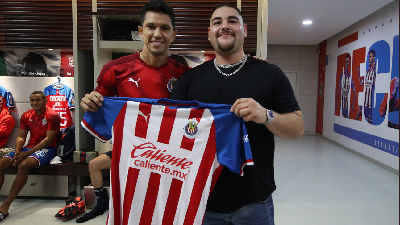 Andy Ruiz cumple su sueño de ver a Chivas