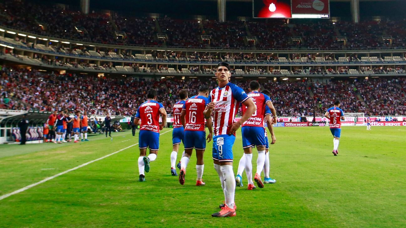 Pulido y su mejor torneo con Chivas, que atraviesa una crisis