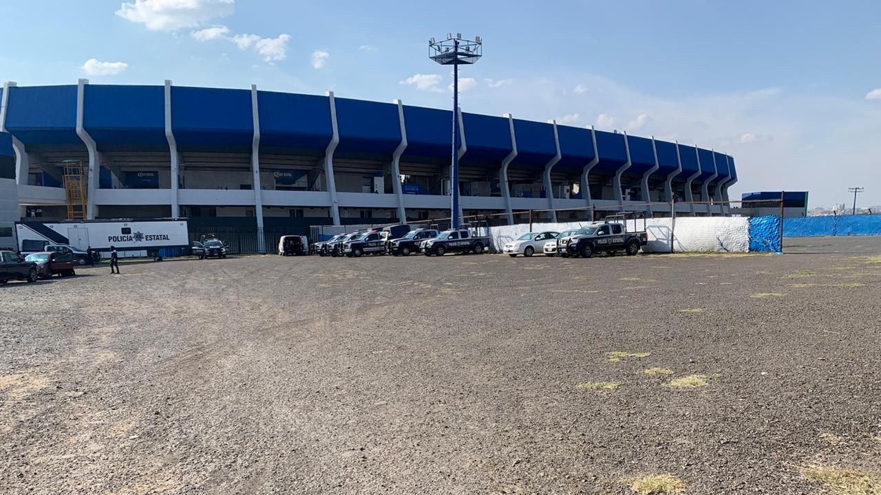 Policía evita llegada de aficionados de San Luis al estadio Corregidora
