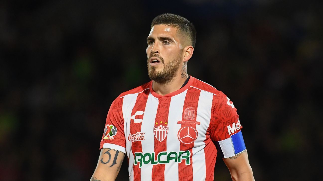 Ventura Alvarado, the first expelled from eLigaMX.