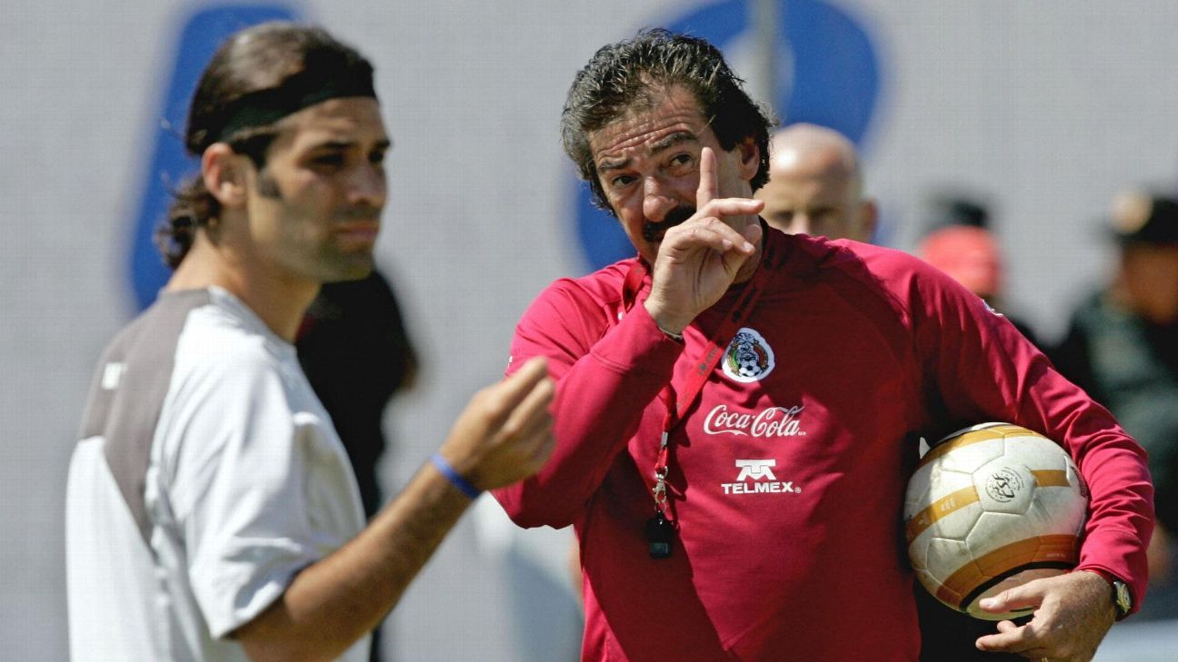 Ricardo La Volpe deja fuera de su once histórico a Cuauhtémoc Blanco y Hugo Sánchez