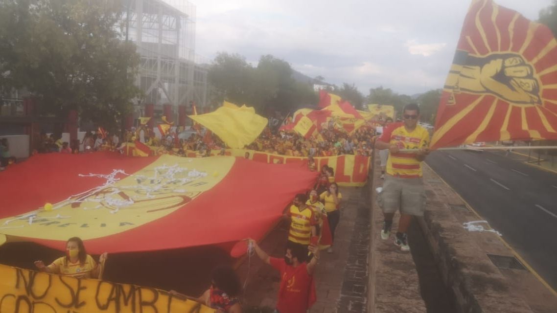 Marcha para impedir mudanza de Morelia convoca alrededor de 7,000 personas
