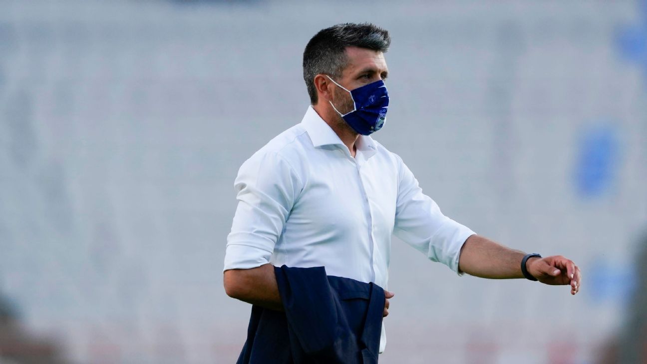 Paulo Pezzolano, técnico del Pachuca, lamenta la salida de Eugenio Pizzuto