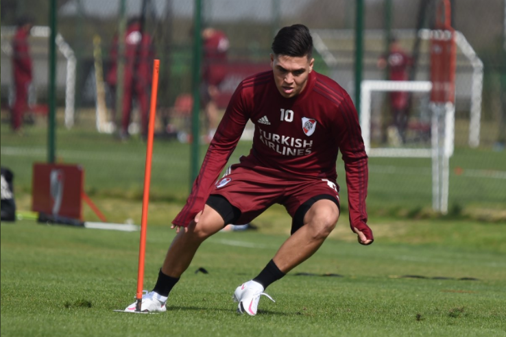 En medio de rumores de venta, Juanfer Quintero volvió a entrenarse en River