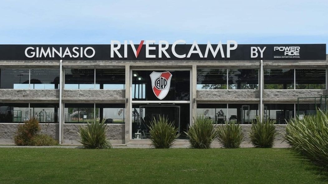 River: testeos negativos, doble turno y concentración en Ezeiza