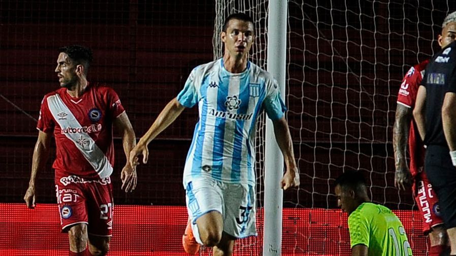 Soto y Banega dieron negativo y vuelven a entrenarse con el plantel