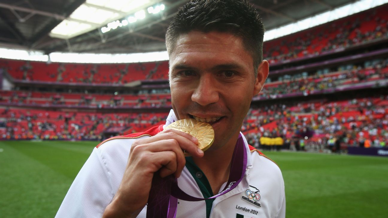 Los 37 momentos de Oribe Peralta en su carrera