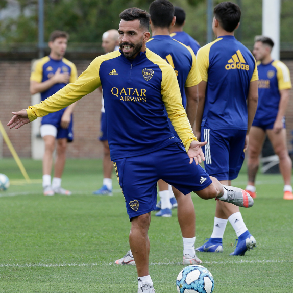 Carlos Tevez reaparecería en Boca ante Vélez