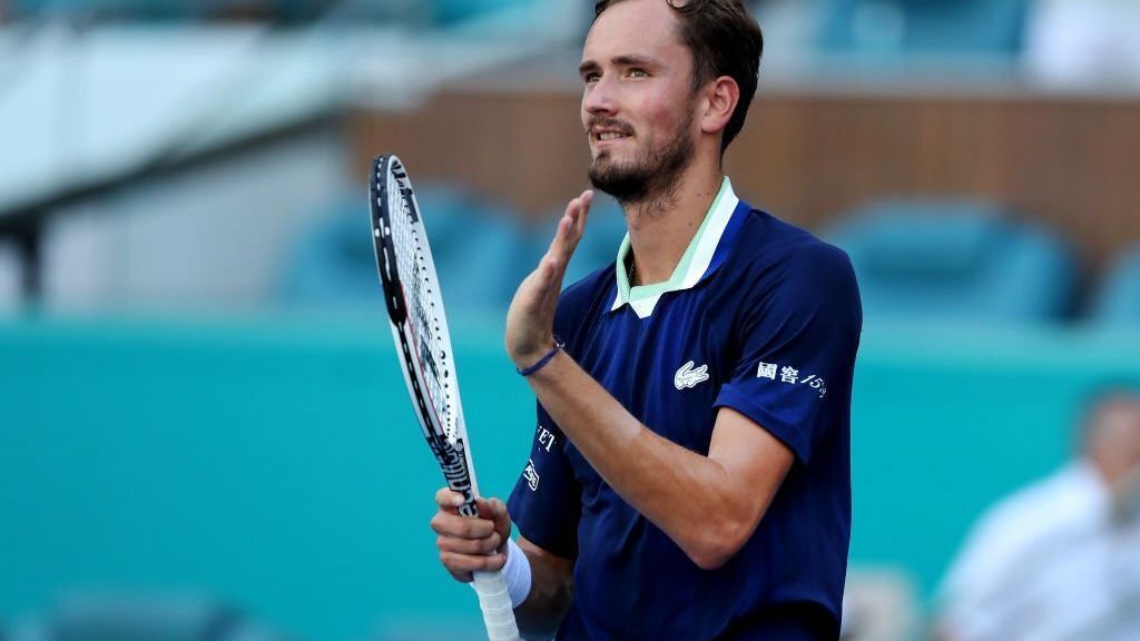 Medvedev va por la racha de Hurkacz en Miami