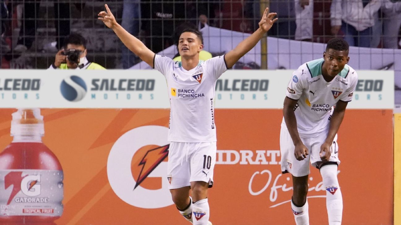 Zubeldía analizó el momento de Alexander Alvarado