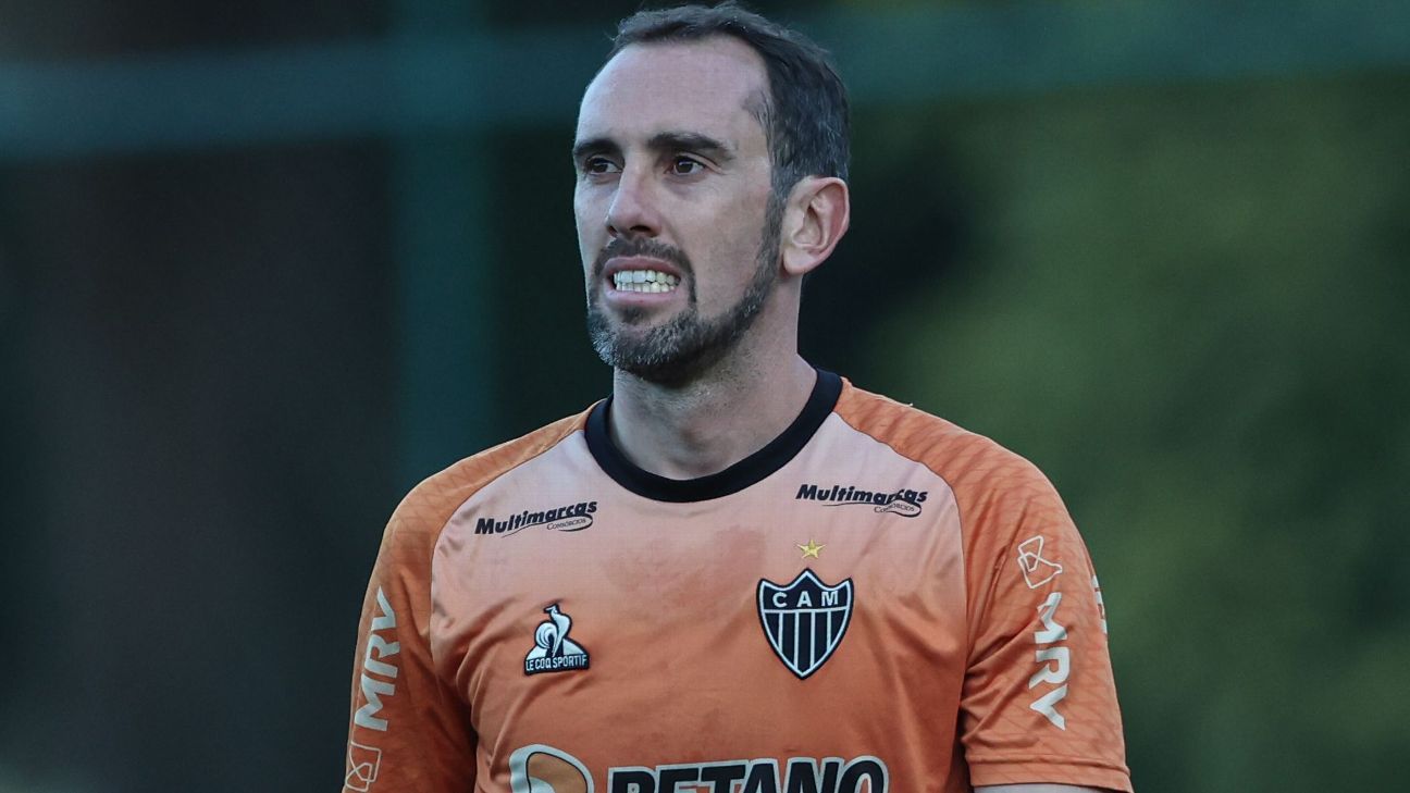 Rodrigo Caetano, dirigente de Atlético Mineiro, reconoció que Diego Godín podría llegar a Vélez