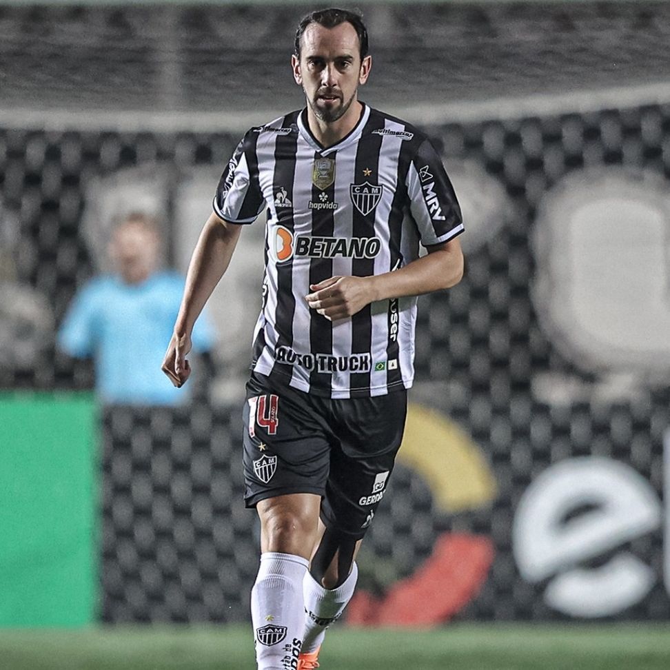 Diego Godín negotiates his rescission with Atlético Mineiro to sign with Vélez Sarsfield.