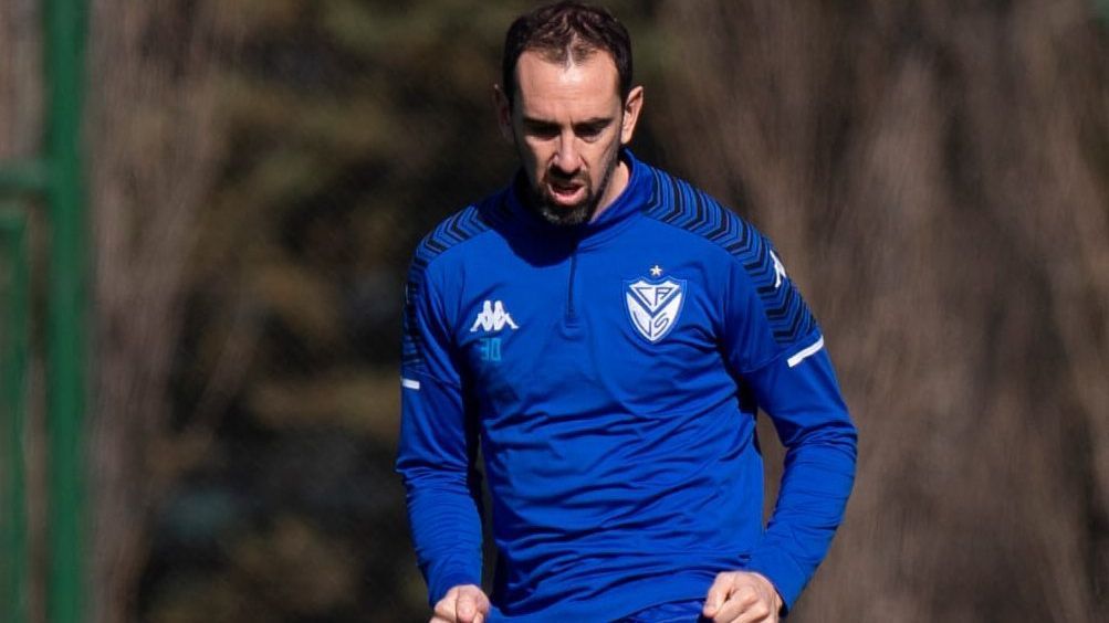 Vélez informó que la lesión de Godín se agudizó y no hay plazo para su recuperación