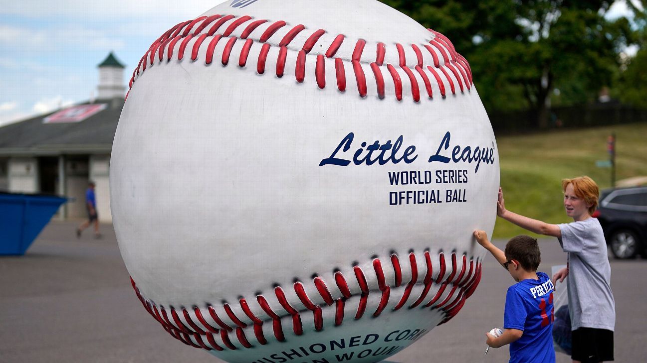 Inglés: Injured Utah little leaguer recovering from bunk bed fall, has call with coach.