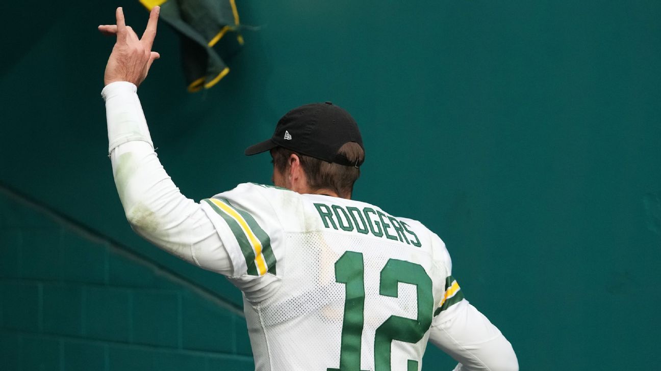 Sources - Packers trade Aaron Rodgers to Jets for multiple picks