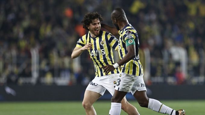 Enner Valencia asistió para Fenerbahce y su equipo jugará la final de la copa - ESPN