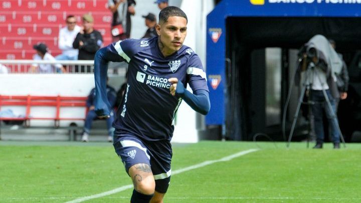Paolo Guerrero anotó con Liga de Quito en sus primeros minutos de fútbol - ESPN