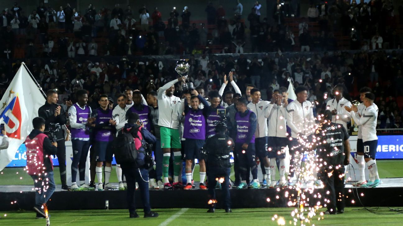 LDU Quito celebró su título de la Sudamericana en el Estadio Rodrigo Paz - ESPN