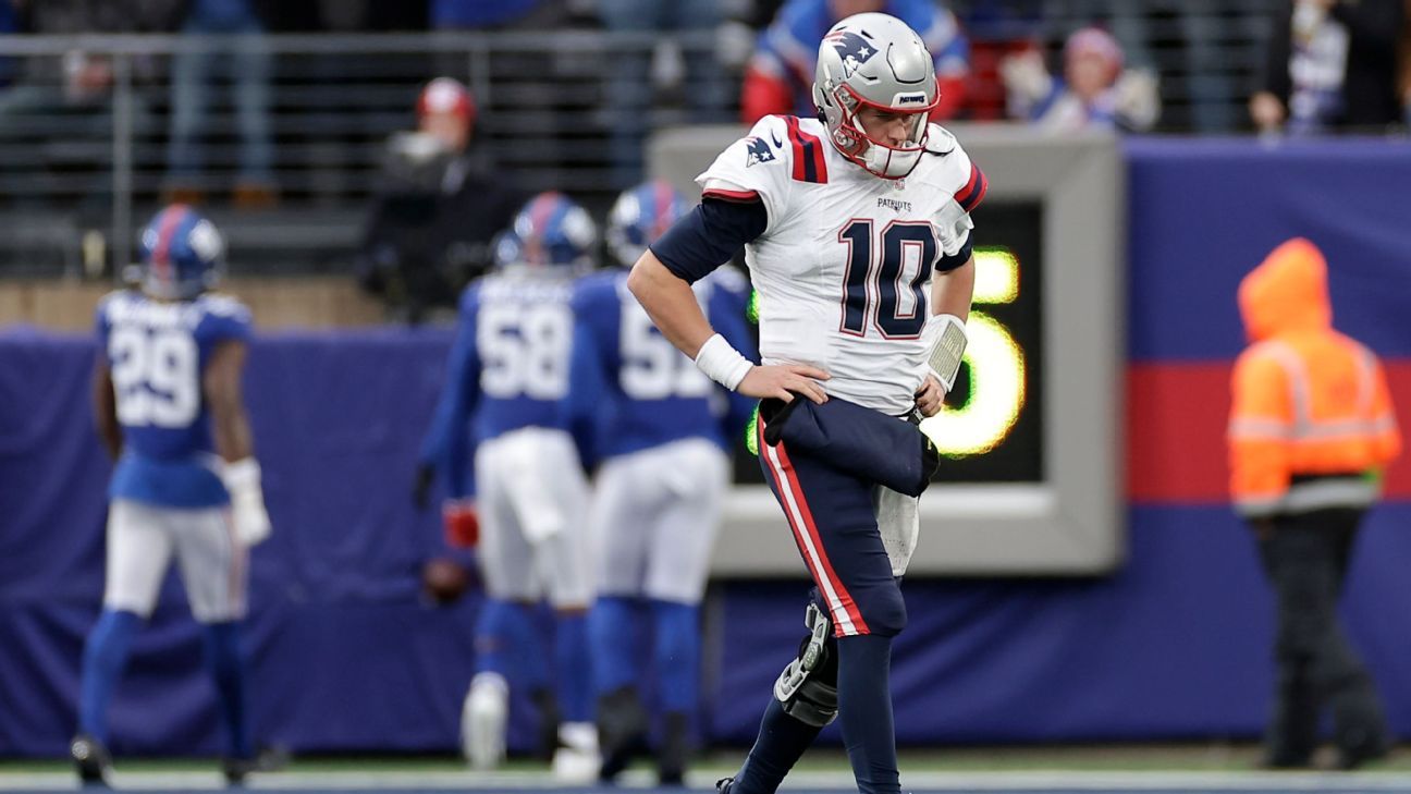 Patriots mandan a la banca al quarterback Mac Jones - ESPN