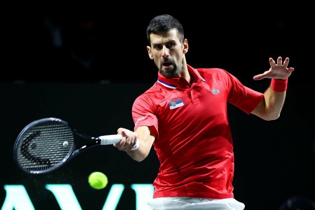 Una raqueta de Novak Djokovic fue subastada por una cifra récord - ESPN