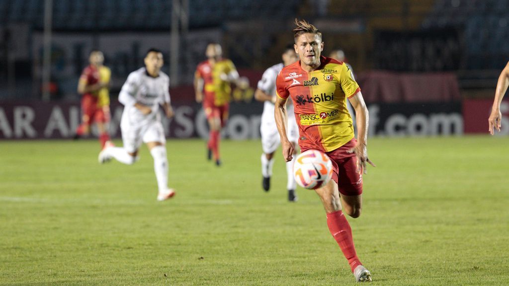 Jesús Godínez, sorprendido por trato en Chivas tras cumplir meta de goles - ESPN