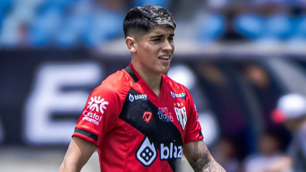 Ángelo Araos, ovacionado por sus compañeros en Atlético Goianiense - ESPN