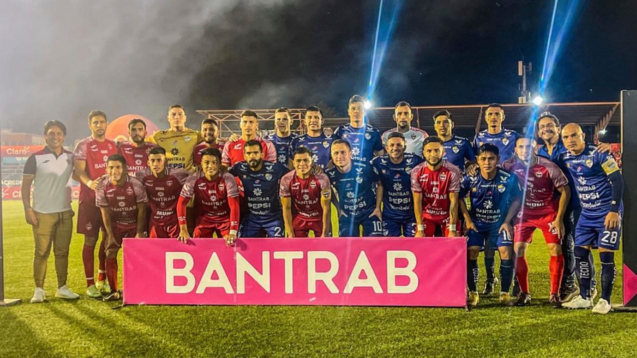 El castigo a Malacateco debido al aficionado que mostró un machete dentro del estadio Santa Lucía - ESPN