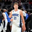 Moe Wagner re-signs with Magic