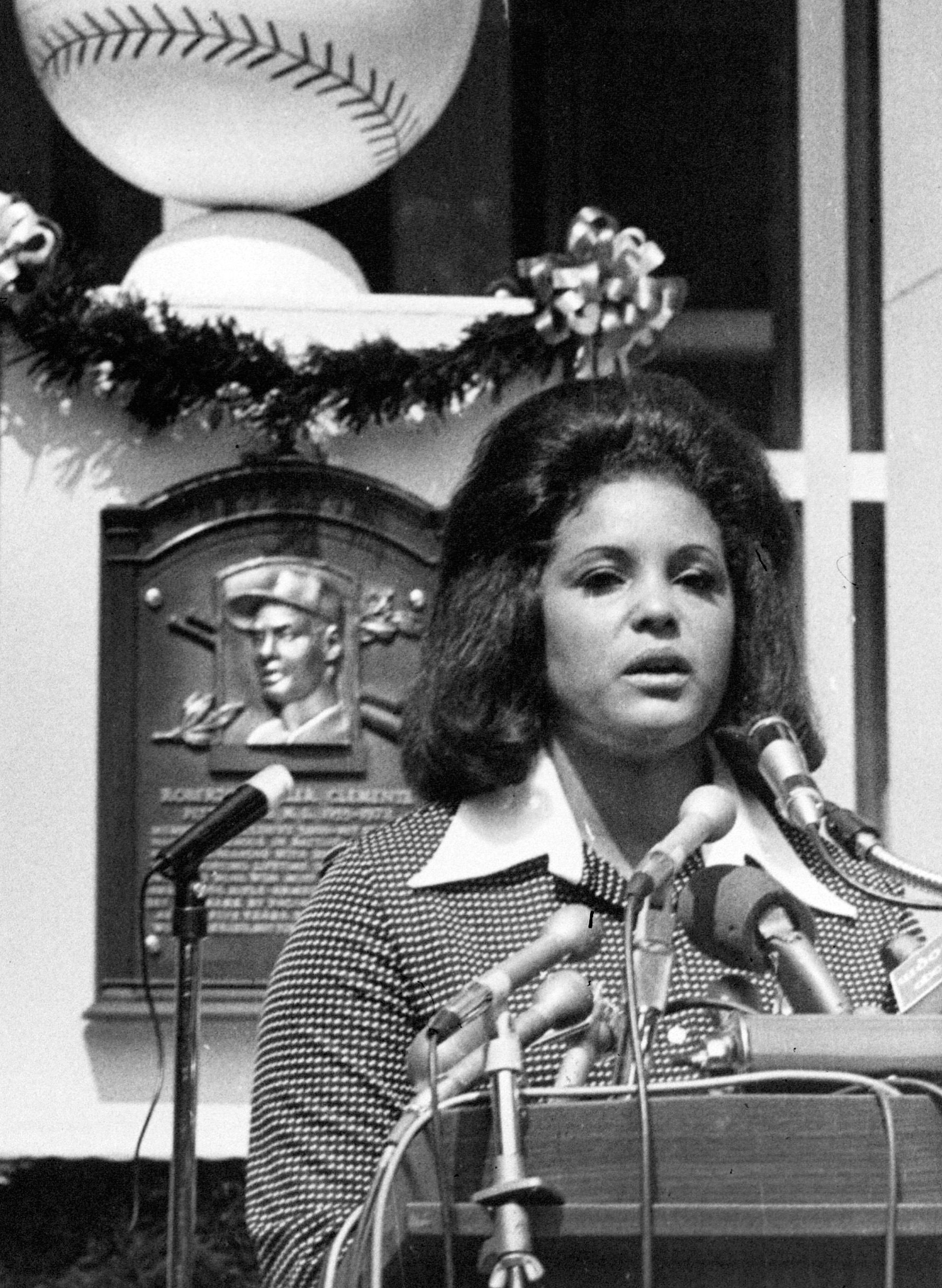 Mrs. Vera Zabala de Clemente