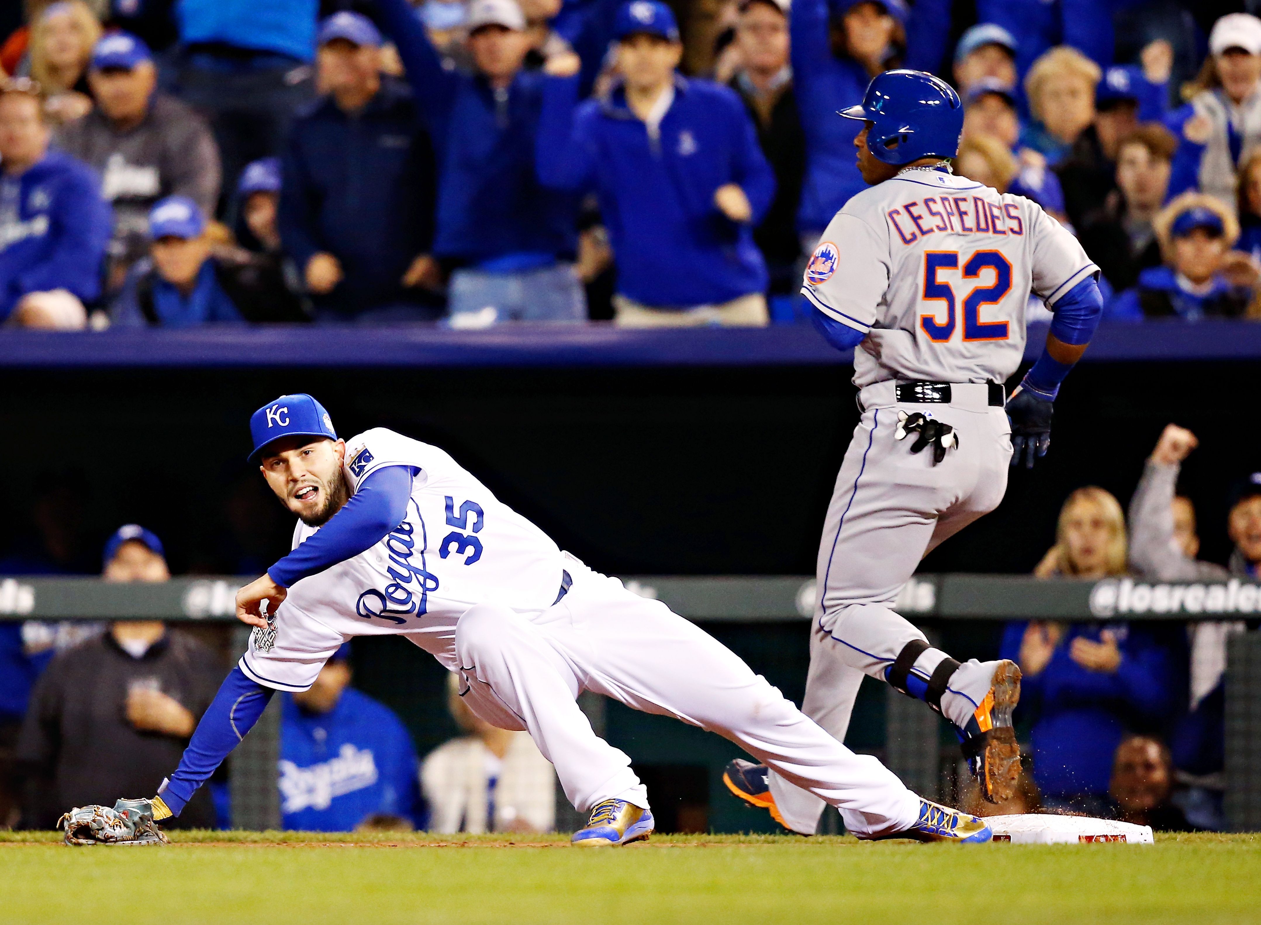 Con el pie fuera de la base