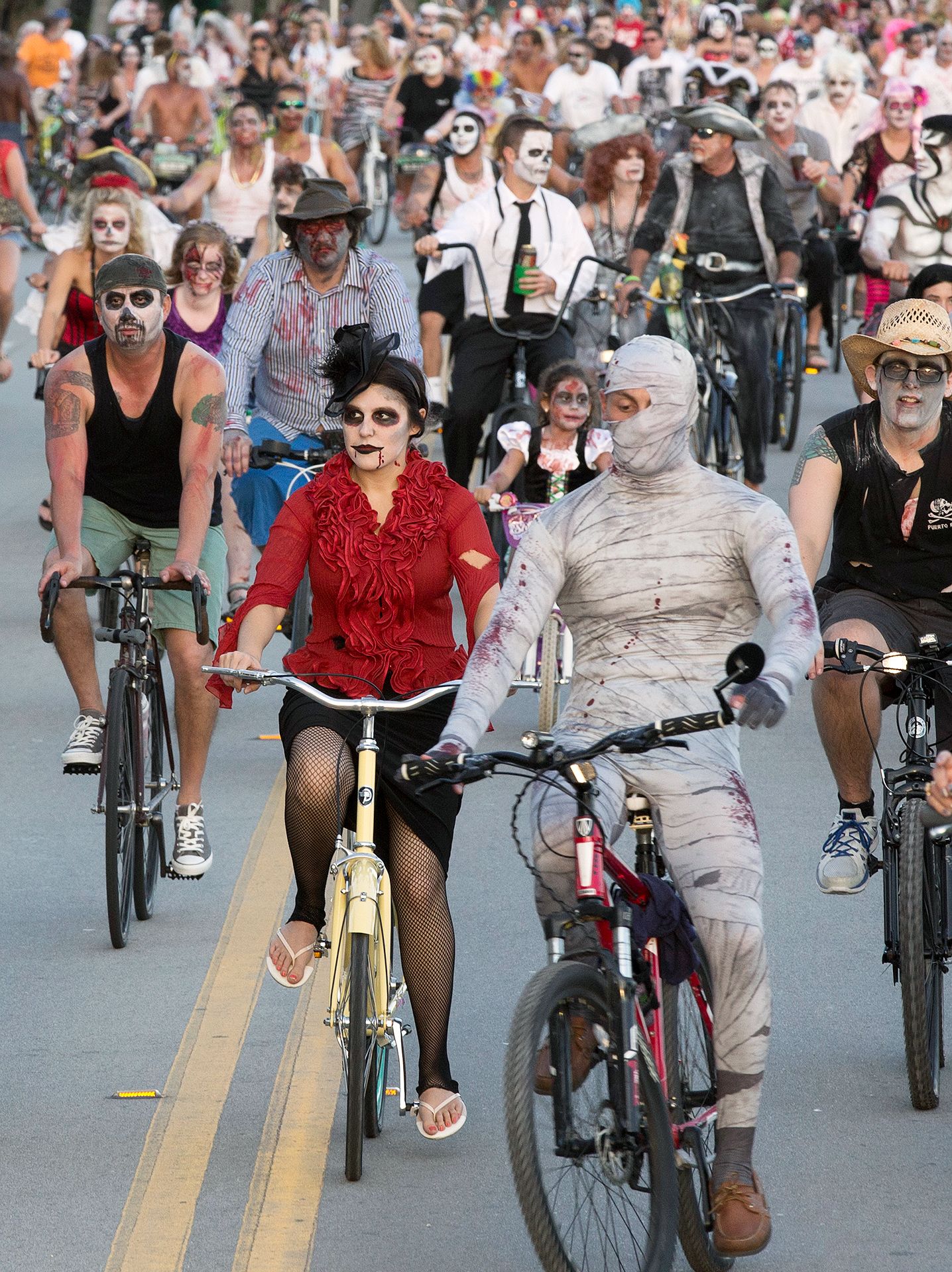 Paseo en bicicleta con zombis