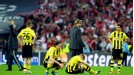 Jurgen Klopp tries to pick his players up after they lost the Champions League final