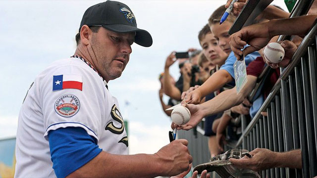 Bridgeport Bluefish vs. Sugar Land Skeeters with Roger Clemens