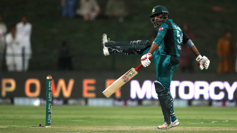 Unchanged New Zealand bat first in second ODI