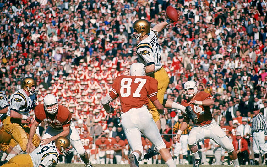 Navy QB Roger Staubach in action vs Army at Philadelphia Municipal News  Photo - Getty Images