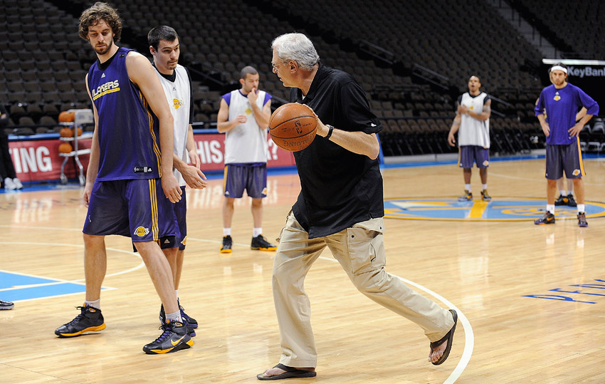 phil jackson wearing jordans