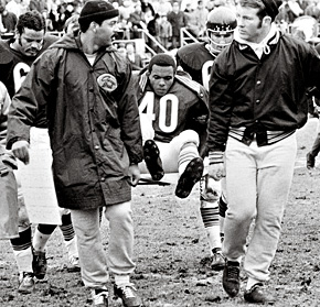 Is Gale Sayers Dead? What Happened to Gale Sayers? Who was Gale Sayers? How  did Gale Sayers Die? Cause of Death Revealed - News